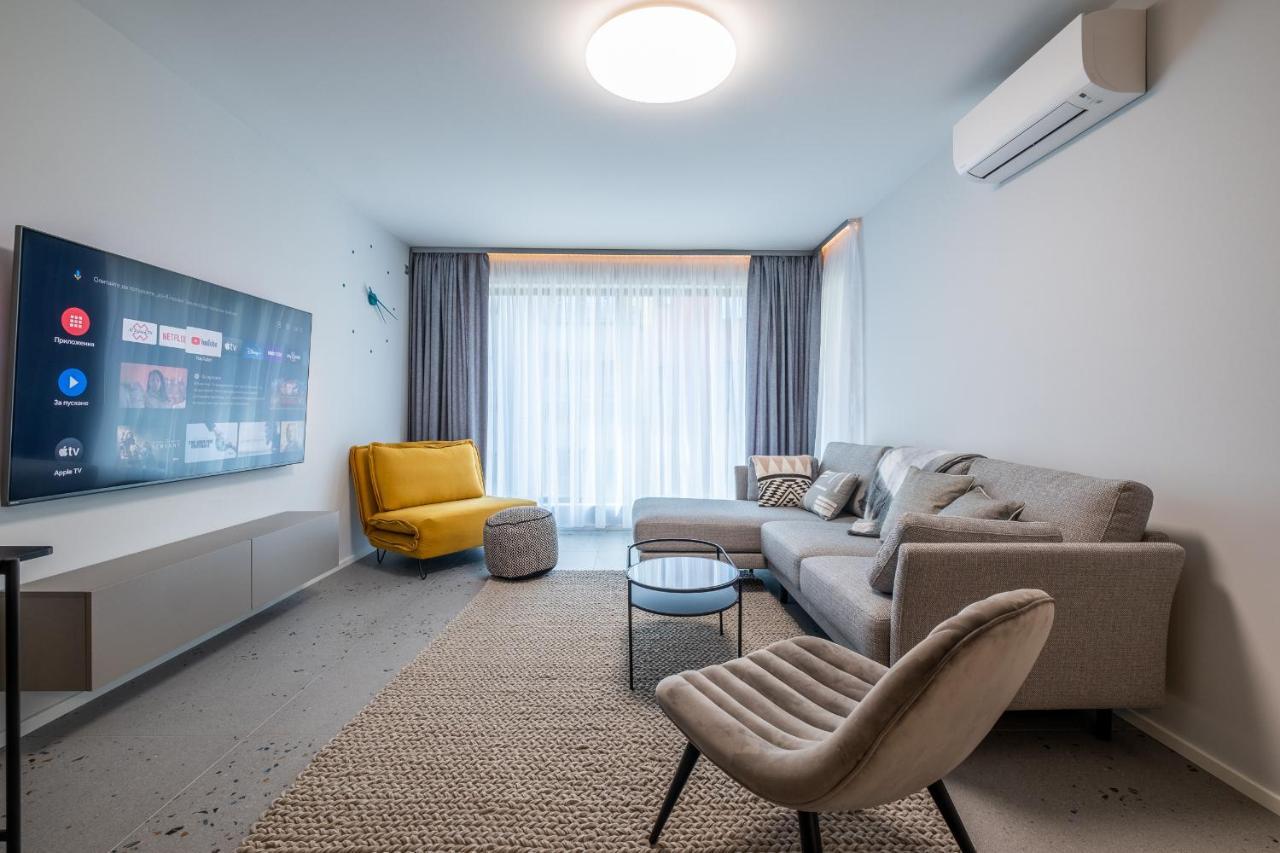 Emirates Lux Apartment And Parking Sofia Exterior photo